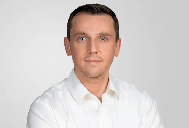 Dr. Justin Wahlstrom